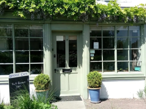 Bridge Cafe Bed and Breakfast
