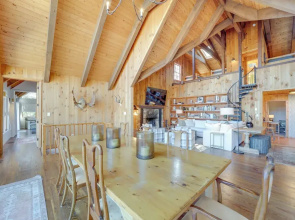 6 Mi to Sapphire Resort! Mtn-view Cashiers Home