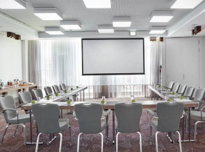 Отель Premier Inn Berlin Alexanderplatz