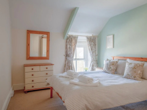 Berry Hall - Porty Eynon