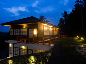 Suarapura Resort & Spa