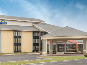 Days Inn by Wyndham Indianapolis Northeast