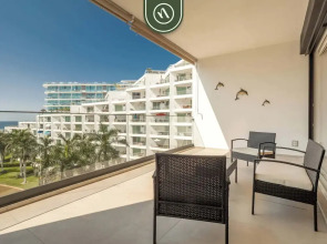 Oceanview 1 BR Condo - Private Beach - Pools
