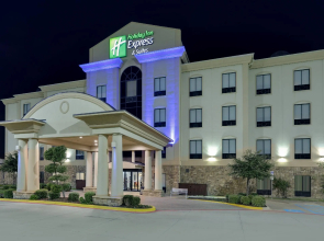 Holiday Inn Express & Suites Denton North by IHG