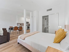 Stylish LA Studio Prime Location