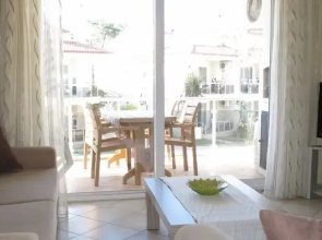 Villa SL18 by JoyLettings