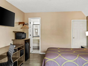 Super 8 by Wyndham Brownsburg