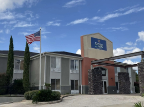 Express Inn Leesville Ft Johnson