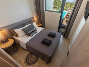 2br Suite White gea With Private Pool No01