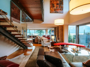 Lakeside Road - Sleeps 8 - Lake Views - Lake Front