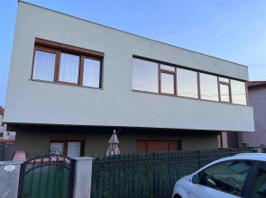 Luxurious Beach House With Wi-fi and Parking