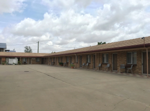 The Phoenix Artesian Spa Resort and Accommodation