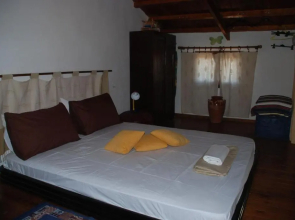 Villa Lofos Wood & Stone