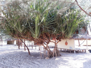 Hula Hula Beach Bungalows & Restaurant