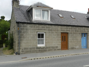 Highland Holiday Homes - Elm Cottage