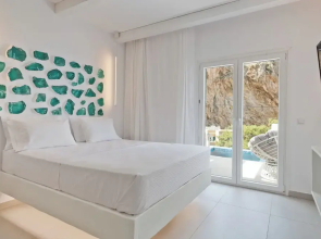 Enilion Luxury Suites