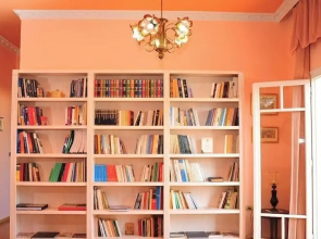 Alexandra's Art Apartment