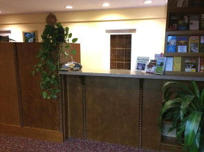 Sahara Suites