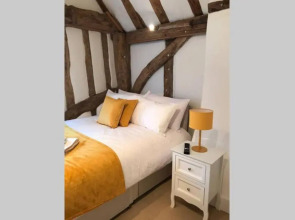 Stunning Cottage in Picturesque Village