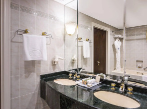 Mövenpick Grand Al Bustan Dubai