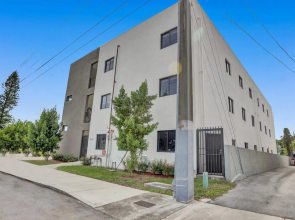Renzzi Wynwood Apartments