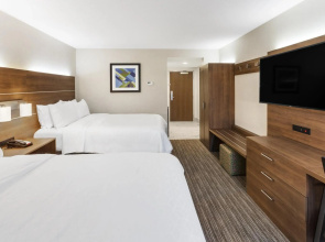 Holiday Inn Express Hotel & Suites Tilton - Lakes Region by IHG