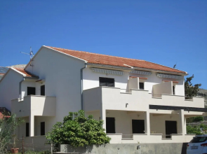 Large Apartment With Balcony and Sea View, Near the Beach, BBQ for use