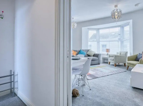 Bay View - 2 Bedroom Apartment - Tenby