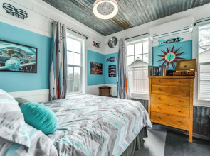 Fifties Diner-style Llano Home w/ Shared Fire Pit