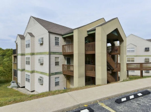 Table Rock Lookout Duo - Spacious Balcony