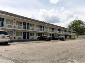 Motel 6 Lufkin, TX