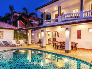 Villa Waree 5 minutes from City and Beach