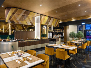 Emerald Downtown Suites