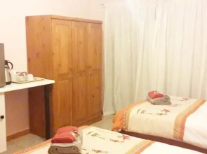 Oaks and Acorns Guest Lodge