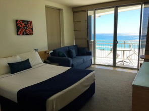 Stradbroke Island Beach Hotel