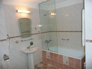 Hotel Consul