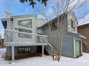 Mountainside House 673 4 Bedroom Home by RedAwning