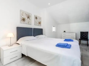 Exclusive Duplex Penthouse in Puerto Banus