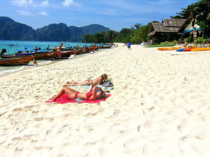 Phi Phi Long Beach Resort & Villa