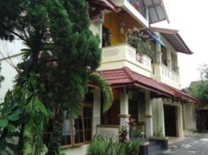Omah Waris Family Guest House