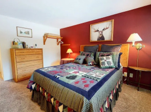La Residence - Shared Pool, Hot Tub & More!