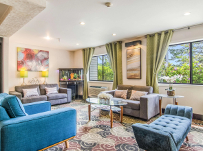 GuestHouse Inn & Suites Hotel Poulsbo