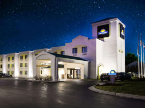 Days Inn by Wyndham Blue Springs
