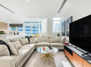 Wonderful 2BD with full Dubai marina view