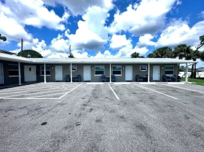 Lemon Bay Motel