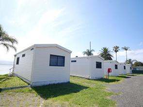 Lakeside Inn (ex. Oasis Resort & Village)