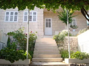Apartments Villa Orebic