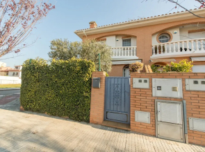 HomeHolidaysRentals Royal