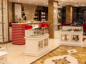 The Magnaura Palace Hotel