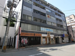 Hakata Apartment 6G